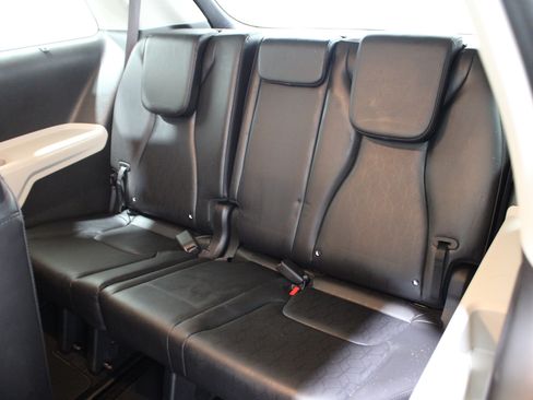 Used 2023 Kia Carnival EX FWD image 21