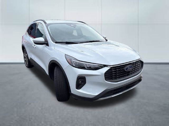 Used 2025 Ford Escape Platinum AWD/4WD image 5