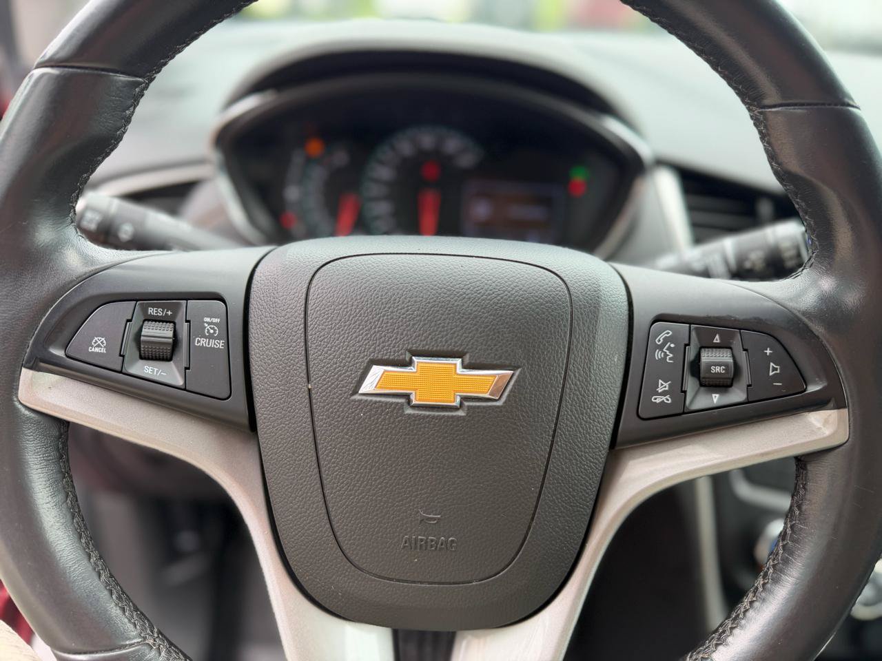 Used 2021 Chevrolet Trax LT w/ LT Convenience Package FWD image 25