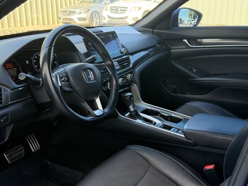 Used 2018 Honda Accord Sport image 16