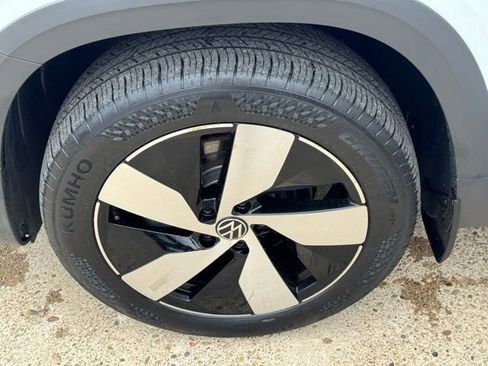 Used 2024 Volkswagen Taos S AWD/4WD image 16