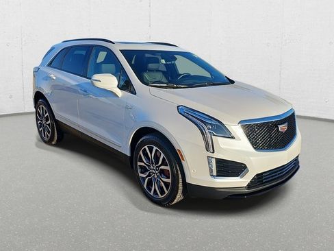 Used 2025 Cadillac XT5 Sportv w/ Technology Package image 3