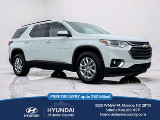 Used 2021 Chevrolet Traverse LT FWD video 1
