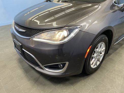 Certified 2020 Chrysler Pacifica Touring-L image 53