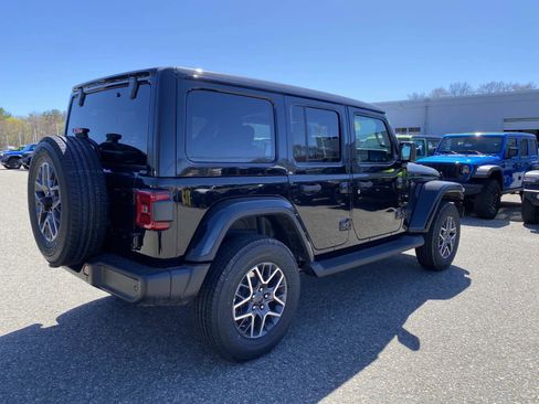 New 2026 Jeep Wrangler Sahara AWD/4WD image 3