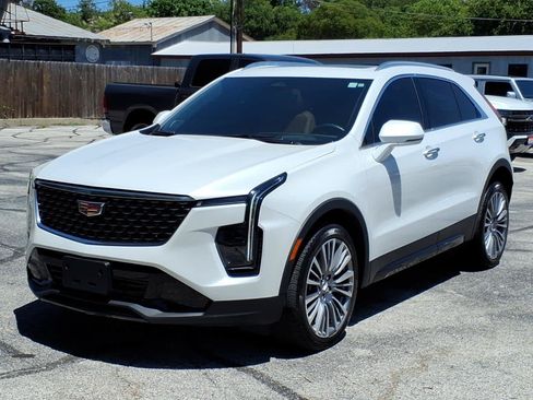 Used 2024 Cadillac XT4 Premium Luxury w/ Technology Package FWD image 13