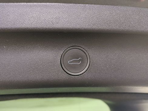 Used 2023 Tesla Model Y AWD image 15