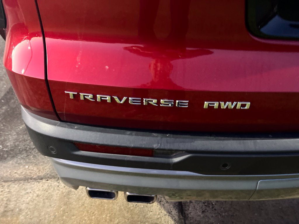 Used 2025 Chevrolet Traverse LT AWD/4WD image 6