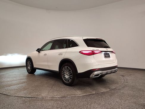 Used 2025 Mercedes-Benz GLC 300 image 3