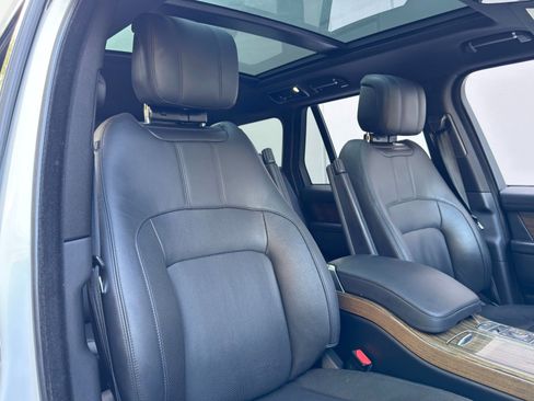 Used 2018 Land Rover Range Rover HSE image 46