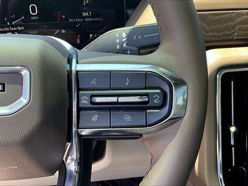 Used 2025 GMC Yukon XL Denali AWD/4WD image 20