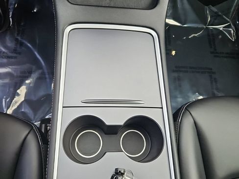 Used 2023 Tesla Model Y Long Range AWD/4WD image 16