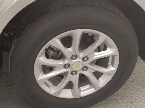 Used 2021 Chevrolet Equinox LS w/ LS Convenience Package image 31