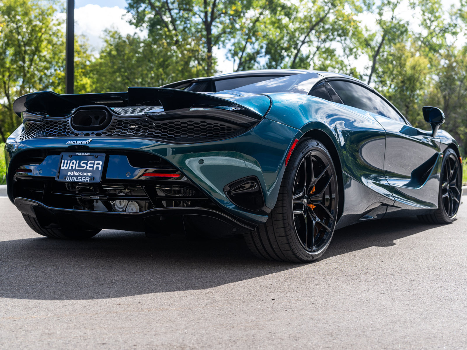 Used 2024 McLaren 750S Spider RWD image 16