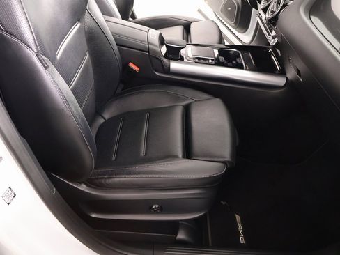 Used 2021 Mercedes-Benz GLA 35 AMG 4MATIC image 14