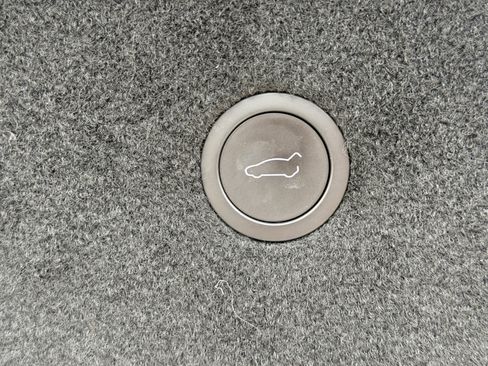 Used 2022 Tesla Model S image 12