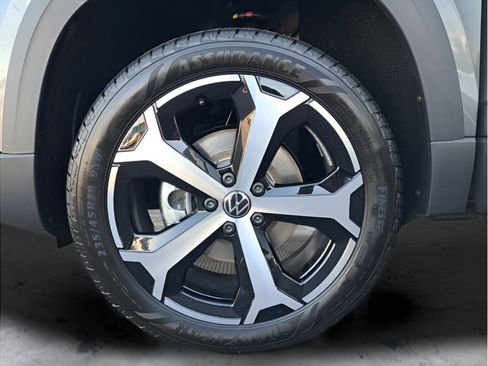 New 2025 Volkswagen Taos SEL AWD/4WD image 35