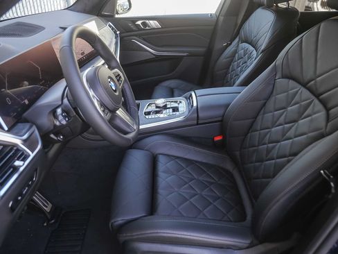 Used 2026 BMW X7 xDrive40i w/ M Sport Package AWD/4WD image 14