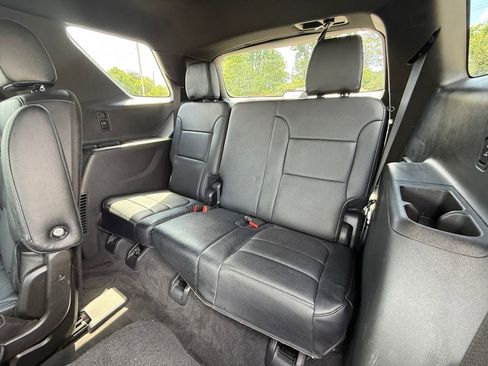 Used 2023 Chevrolet Traverse LT FWD image 22