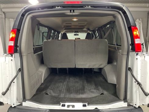 Used 2023 Chevrolet Express 3500 LS RWD image 15