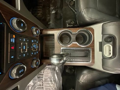 Used 2014 Ford F150 Lariat w/ Equipment Group 502A Luxury AWD/4WD image 21