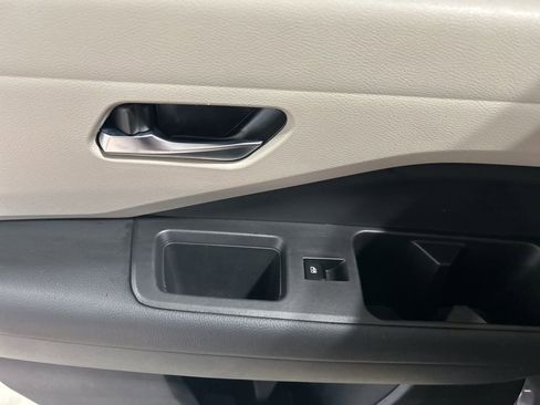 Used 2022 Nissan Pathfinder SV image 19