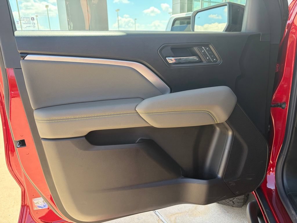 New 2026 Chevrolet Colorado ZR2 w/ Technology Package AWD/4WD image 14