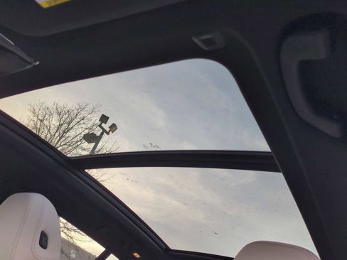 Used 2021 BMW X3 xDrive30e w/ Executive Package image 18