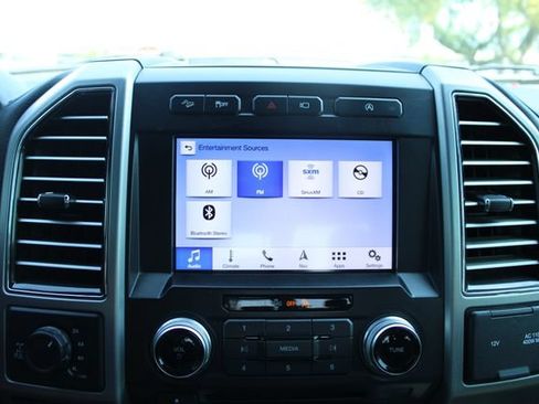 Used 2018 Ford F150 Platinum w/ Equipment Group 701A Luxury AWD/4WD image 20