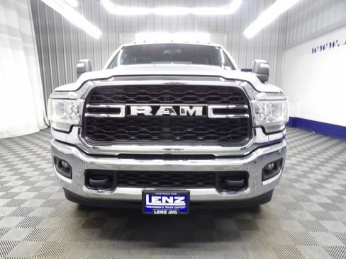 Used 2024 RAM 3500 Tradesman w/ Chrome Appearance Group AWD/4WD image 32