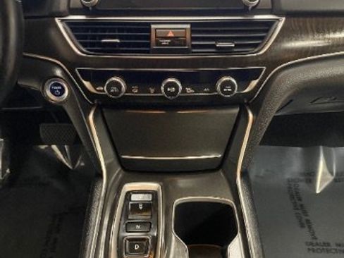 Used 2021 Honda Accord EX-L image 16