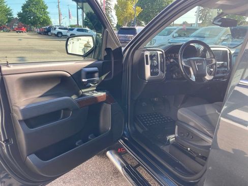 Used 2019 GMC Sierra 1500 SLE w/ SLE Value Package AWD/4WD image 17