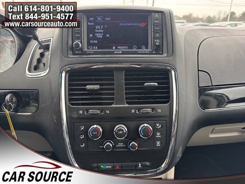 Used 2019 Dodge Grand Caravan SXT image 11