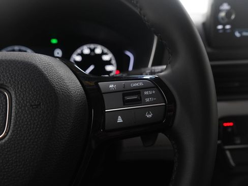 Used 2025 Honda Pilot EX-L image 27