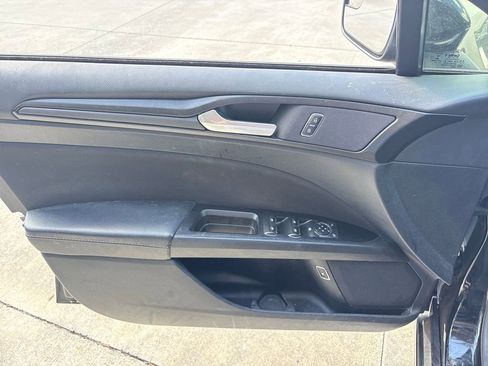 Used 2018 Ford Fusion SE w/ Equipment Group 601A image 16