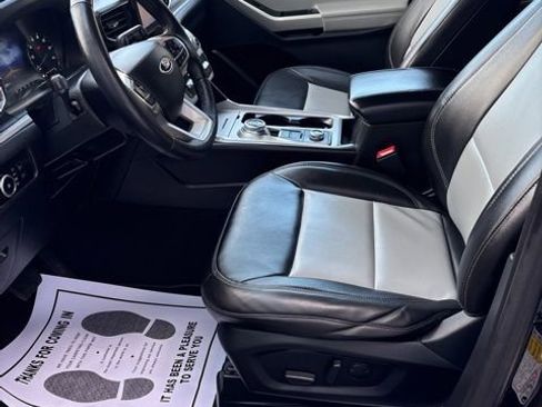 Used 2023 Ford Explorer XLT w/ Equipment Group 202A AWD/4WD image 17