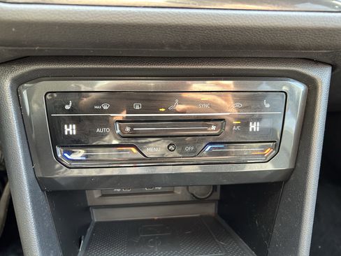 Used 2022 Volkswagen Tiguan SE image 14