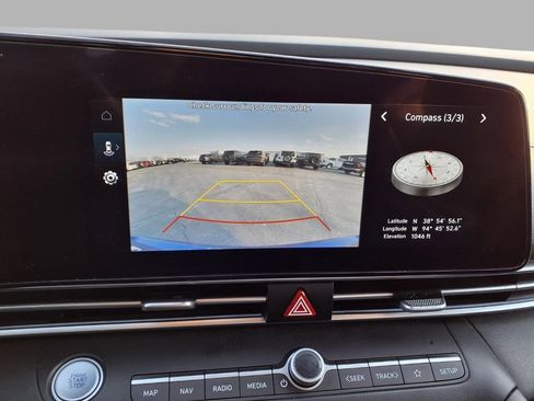 Used 2025 Hyundai Elantra SEL FWD image 6