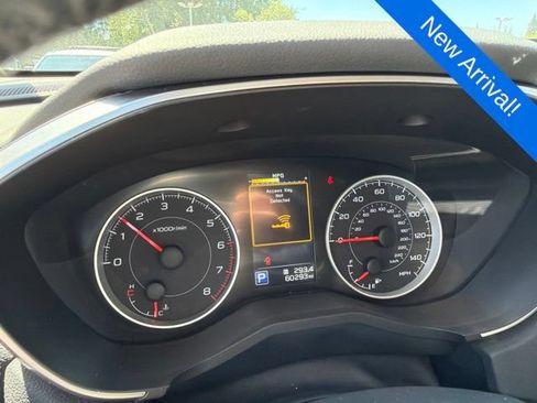 Used 2022 Subaru Ascent Premium w/ Convenience Package AWD/4WD image 10