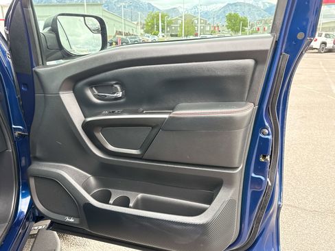 Used 2023 Nissan Titan PRO-4X w/ Pro-4x Convenience Package AWD/4WD image 19