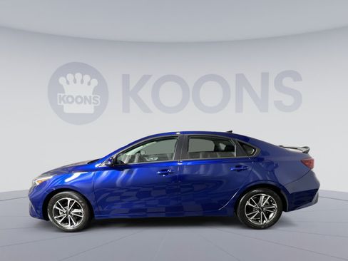 Used 2023 Kia Forte LXS w/ LXS Technology Package FWD image 2