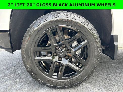 Used 2022 Chevrolet Silverado 1500 LT Trail Boss w/ LT Trail Boss Premium Package AWD/4WD image 2