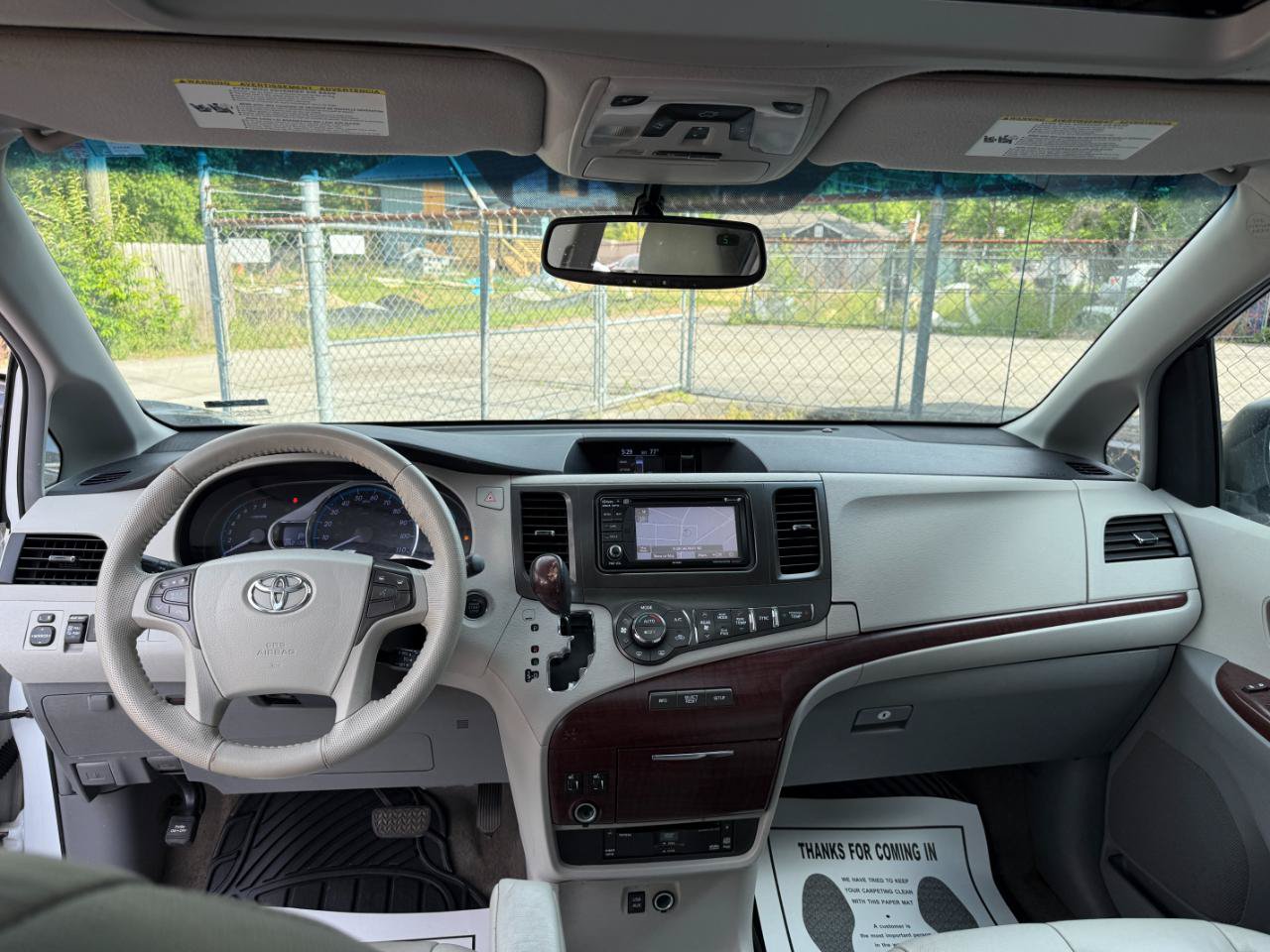 Used 2013 Toyota Sienna XLE w/ Entertainment Pkg FWD image 29