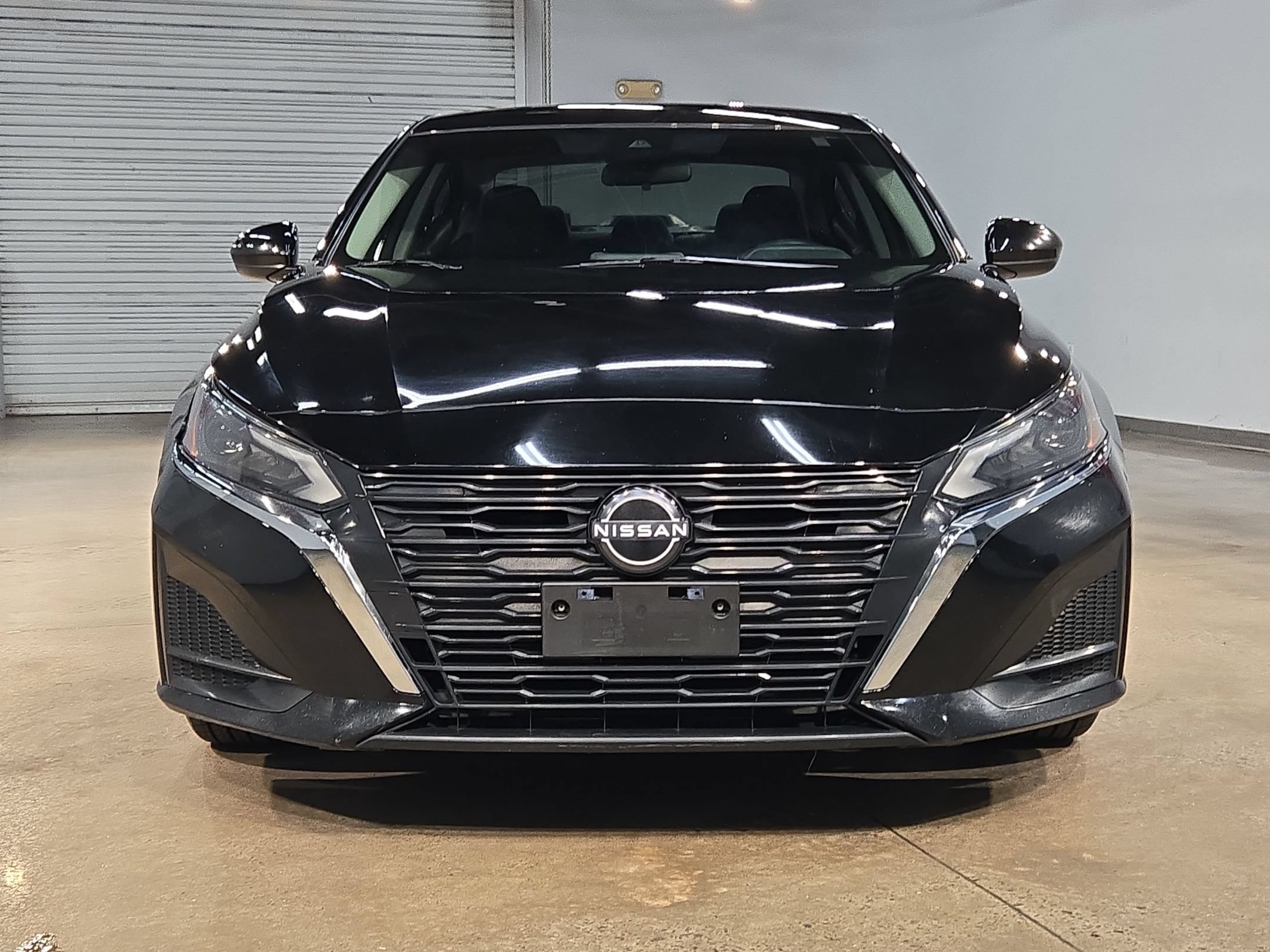 Used 2023 Nissan Altima 2.5 SV FWD image 2