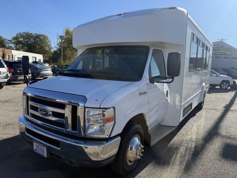 Used 2014 Ford E-450 and Econoline 450 Super Duty w/ Shuttle Bus Prep Package image 2