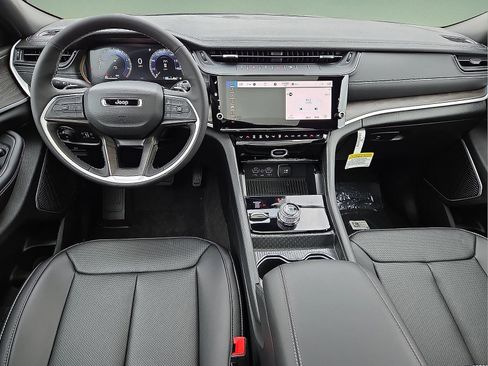 New 2026 Jeep Grand Cherokee Limited w/ Luxury Tech Group II image 11