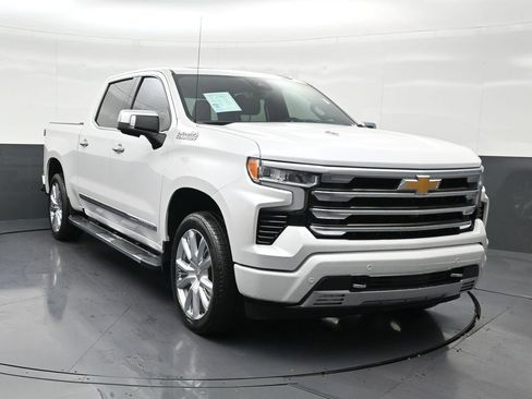 Used 2025 Chevrolet Silverado 1500 High Country w/ High Country Premium Package image 8
