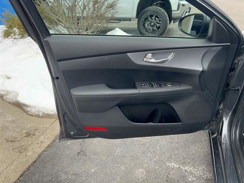 Used 2022 Kia Forte Sedan image 9