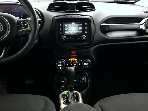 Used 2017 Jeep Renegade Latitude w/ Popular Equipment Group AWD/4WD image 13