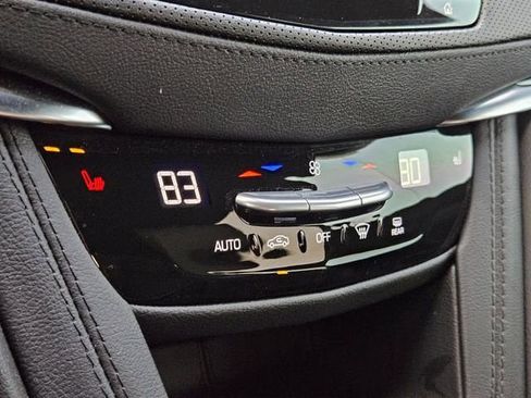 New 2025 Cadillac XT6 Luxury image 18